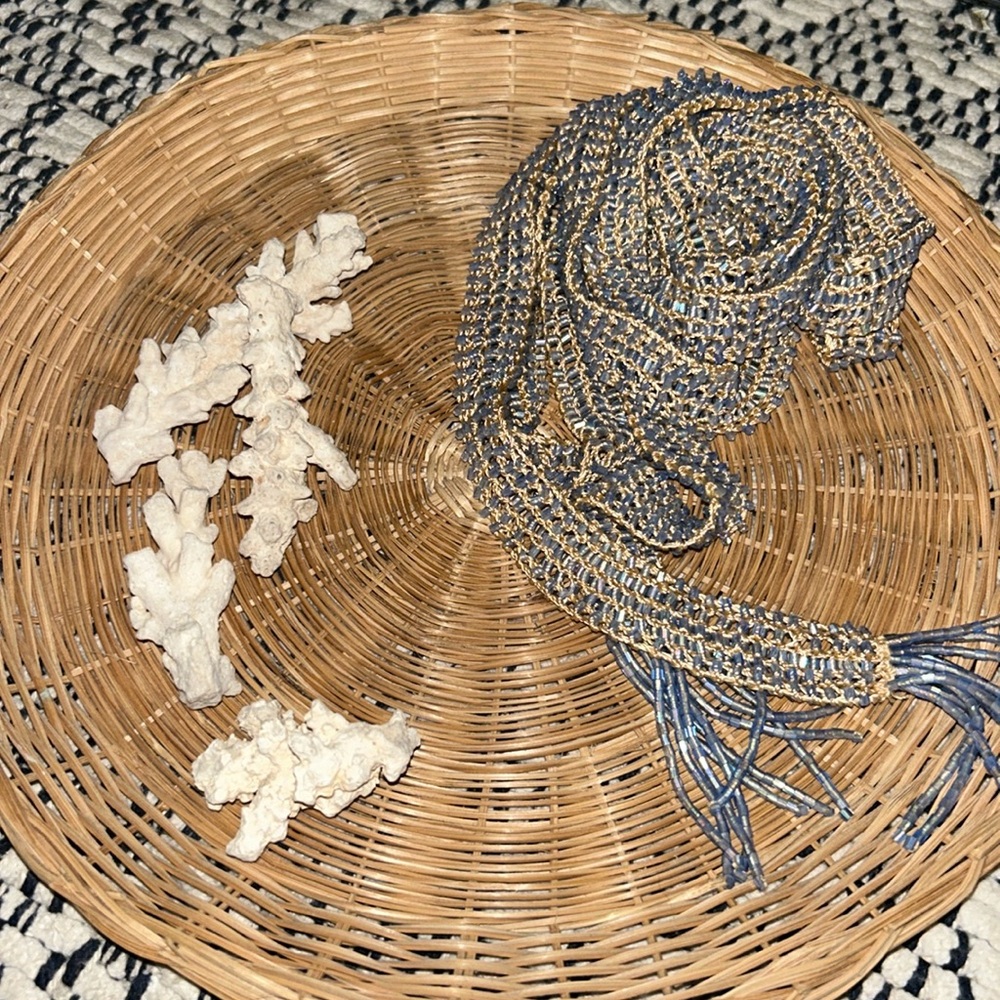 One piece long necklace